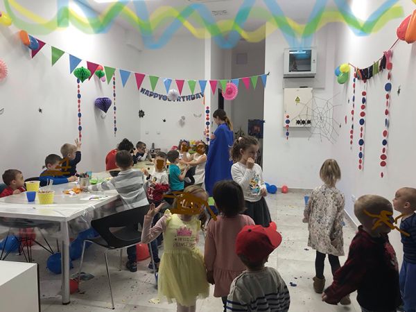 Proslava rođendana u prostorima male likovne akademije Vivoda